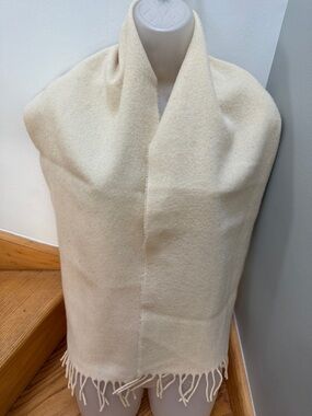 Vintage Harrods Knightsbridge 100% Lambswool Scarf – Made in Scotland – Ivory